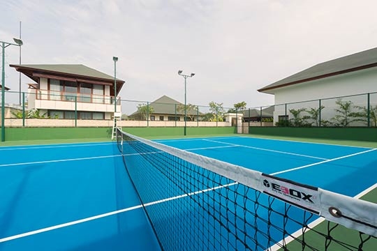  Tennis courts